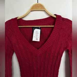 NWT American Eagle Long Sleeve V neck Ribbed Sweater